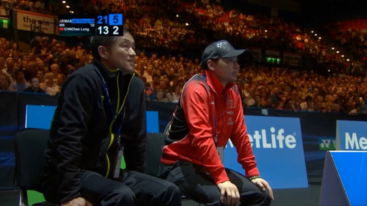 Badminton: unglaublicher ballwechsel mit rotzfrechem ende