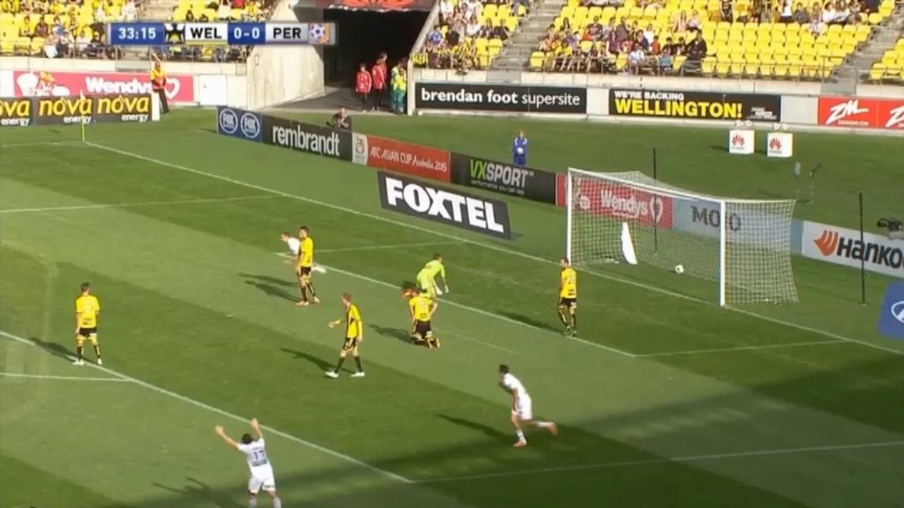 A-League: Gallas und der Schlenzer