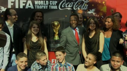 Brasil 2014 - París se rinde a O Rei Pelé