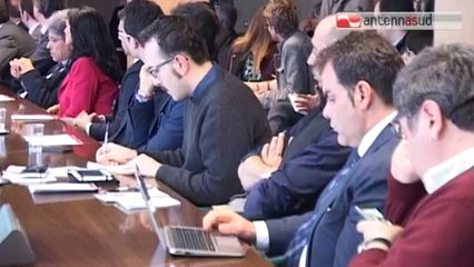 Tải video: TG 07.03.14 Confindustria: aggregare le imprese in rete, in Puglia crescono i contratti