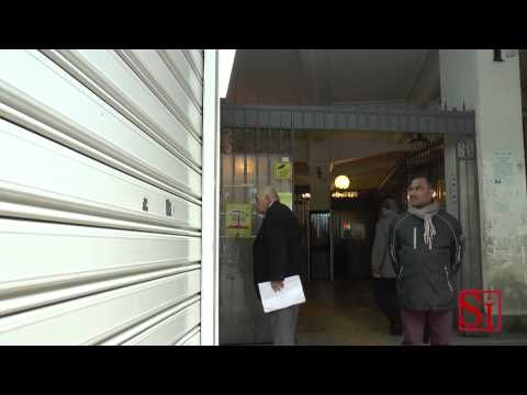 Napoli - La serrata dei tabaccai (10.03.14)