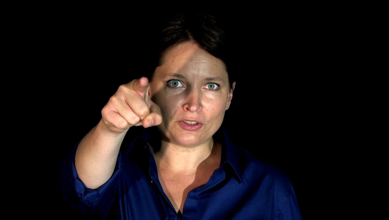 CHRONIQUE D'UNE MORT ANNONCEE