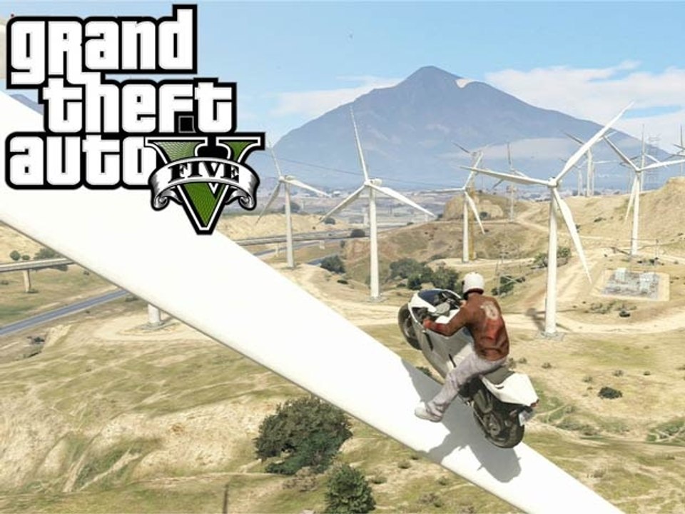 GTA 5 : Énorme Montage de Cascade en moto