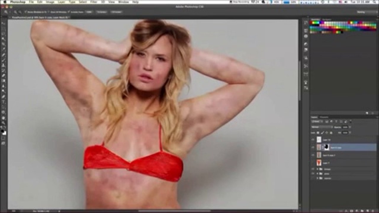 Un mannequin retouché de façon incroyable sur Photoshop