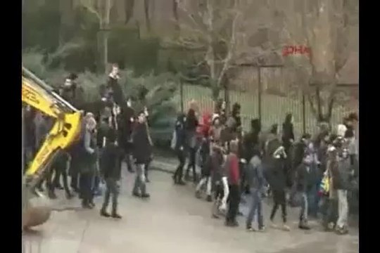 Ankara'da Berkin yürüyüşüne polis müdahalesi