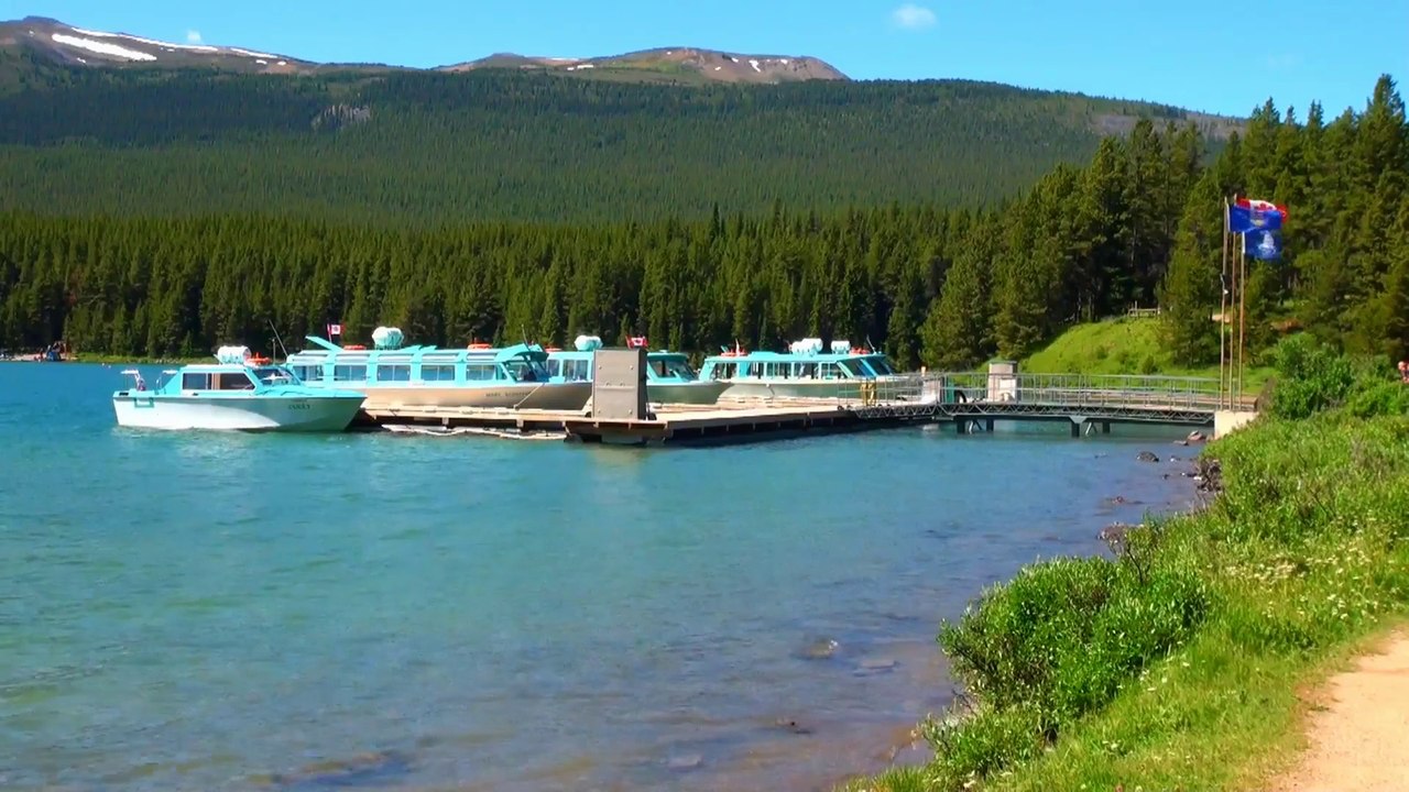 Waiting for Tour Boat on Maligne Lake.