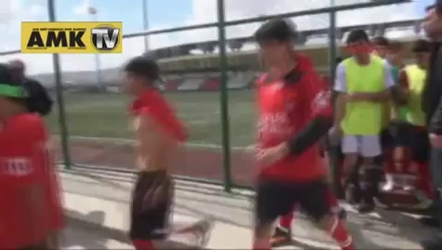 Maçta kavga eden liselilere gazlı müdahale