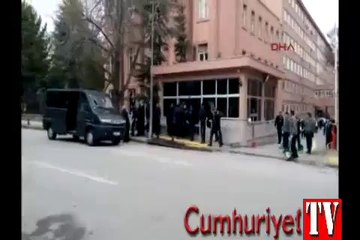 Yargıtay'ın önünde kendini yakmak istedi