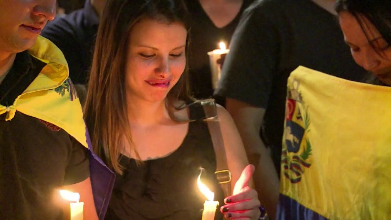 Venezuelans living in Chile protest Nicolas Maduro's visit