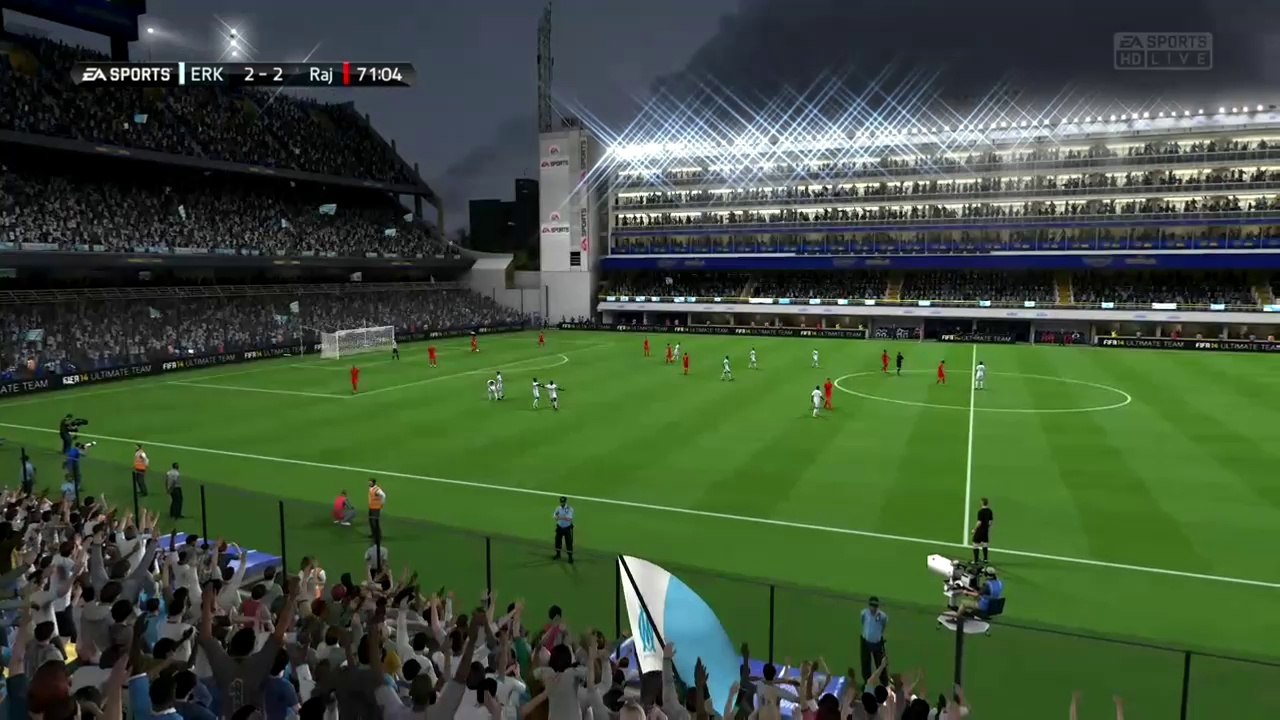 Seedorf - Frappe lourde [FIFA 14 - Xbox One]