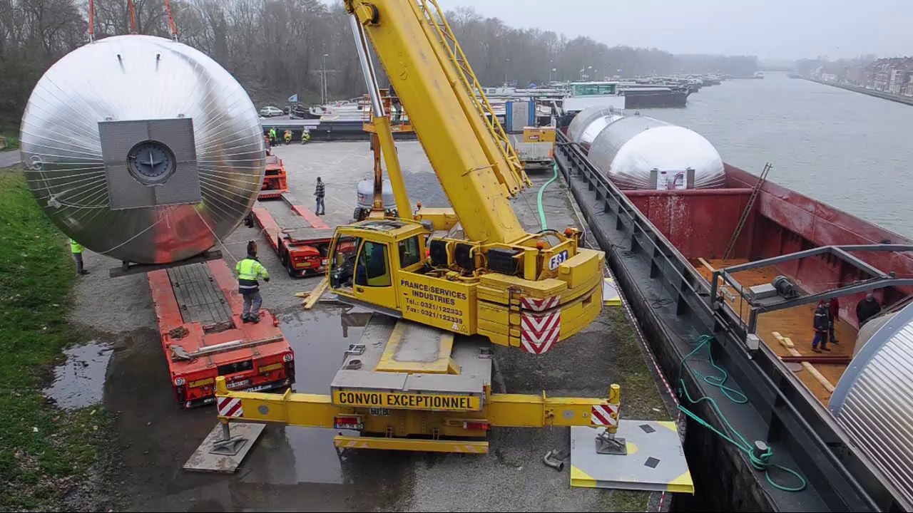 Douai : quatre cuves à bière monumentales acheminées vers Les Brasseurs de Gayant