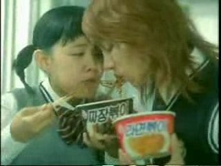 金基范和希澈的泡面广告