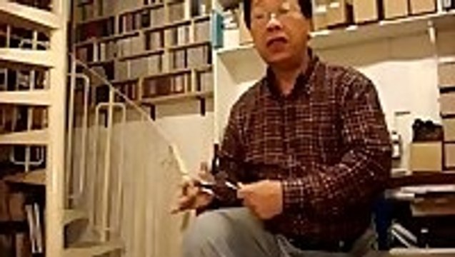 Tran Quang Hai plays the spoons