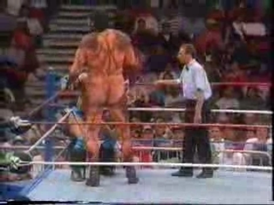 Giant Gonzalez vs Tatanka