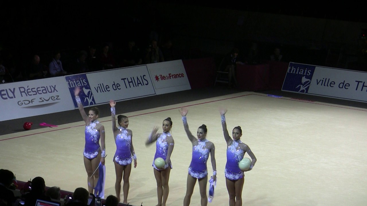 Ensemble Bresil 3 ballons_2 rubans - Copie