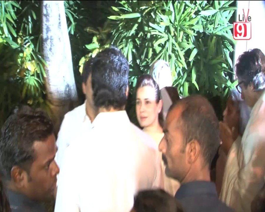 Bollywood Stars Attend Juhi Chawla's Brother's Prayer Meet