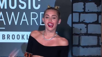 Miley Cyrus quiere una casa cerca a la casa de George Clooney en Lake Como