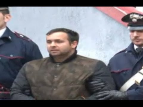 Casoria (NA) - Sgominata banda di spacciatori, 16 persone in manette -live- (11.03.14)