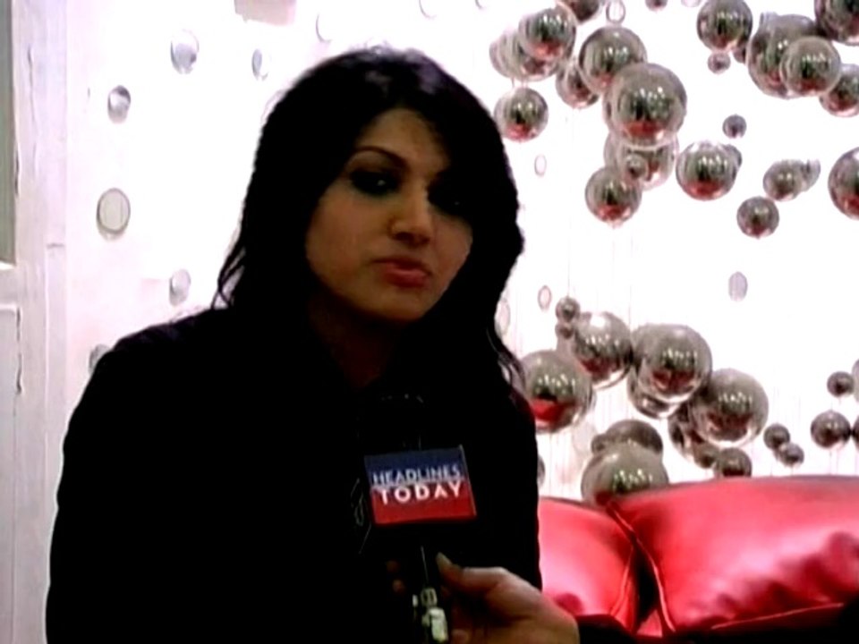 NADIA BATOOL BOKHARI VEENA MALIK INDIAN TV AAJ TAKK