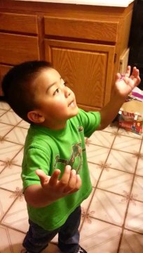 Toddler Salesman Tells Mom To ‘Just Listen’