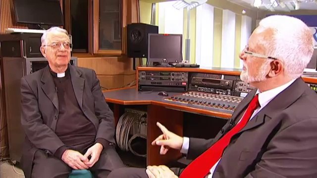 TV3 - Telenotícies migdia - Entrevista Lombardi, portaveu del Papa per TV3