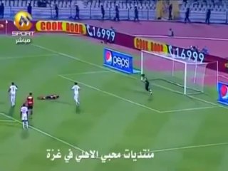 Voleva spiazzare il portiere, calcia il peggior rigore