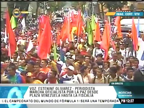 Estudiantes oficialistas marchan por la paz
