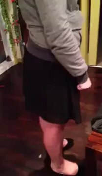 Popoyla Alkış Tutan Kadın