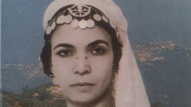 CHERIFA Vqa alaxiur ay AKBOU et Zid ayemma anroh