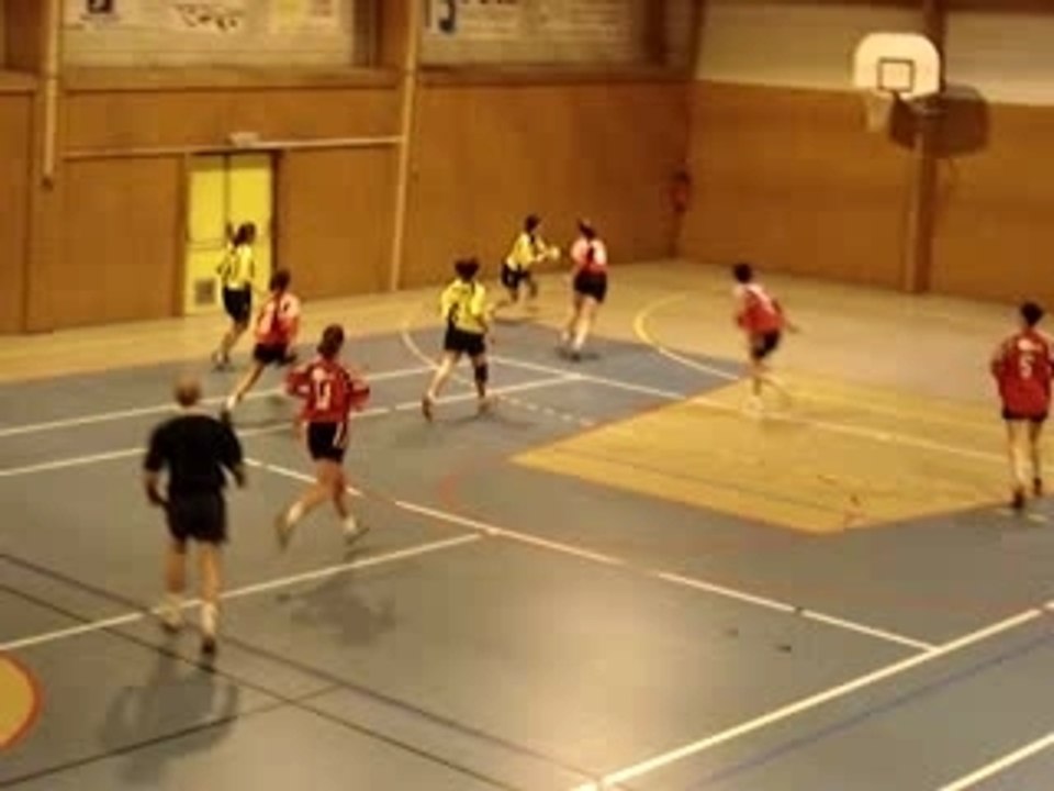 Ballon en pleine tête!