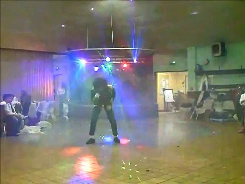 Ji-Es, Performer et Imitateur de Michael Jackson (8 Mars 2014)