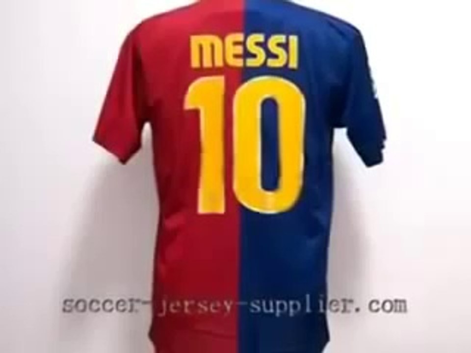 خطير ؛ حكم لبس ثياب مكتوب عليها اسم كافر ~ العلامة صالح الفوزان.