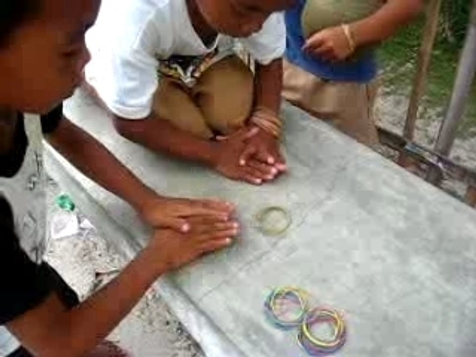 Spielende Kinder auf Malapascua