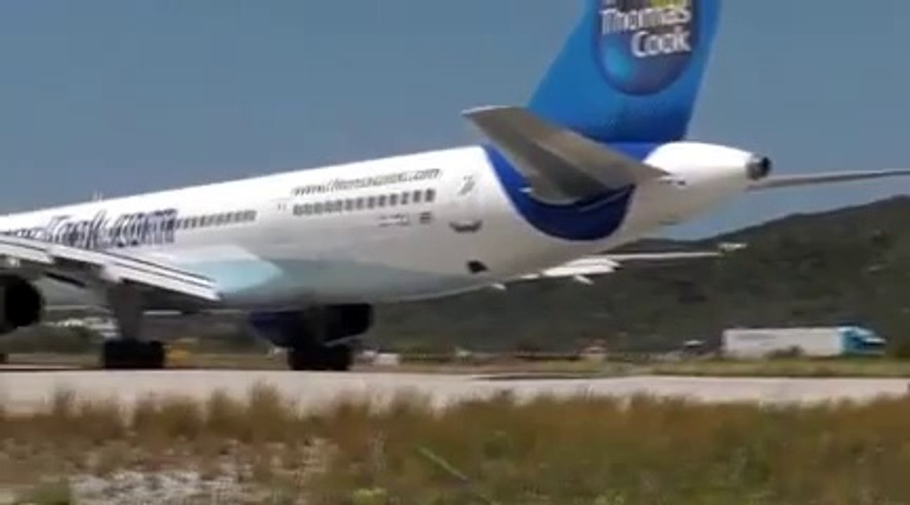 1 Hour of Insane Plane Spotting at Skiathos, the 2nd St Maarten!
