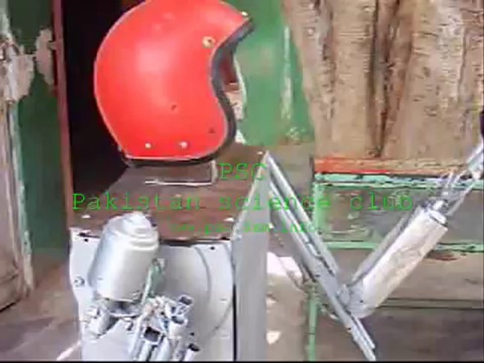 PAKISTANI SCHOOL STUDENTS ROBOT