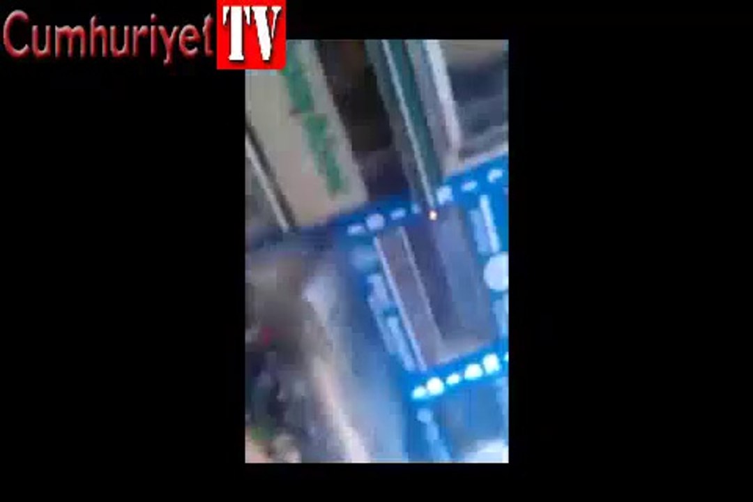 Metro girişinde TOMA'lı polis saldırısı böyle görüntülendi