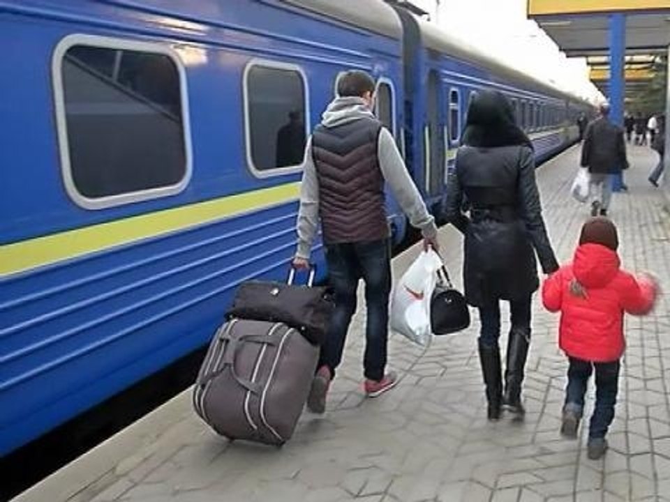 Ukraine: par peur des violences, des familles quittent la Crimée - 13/03