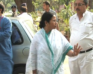 Is Mamata didi miffed with Anna Hazare?