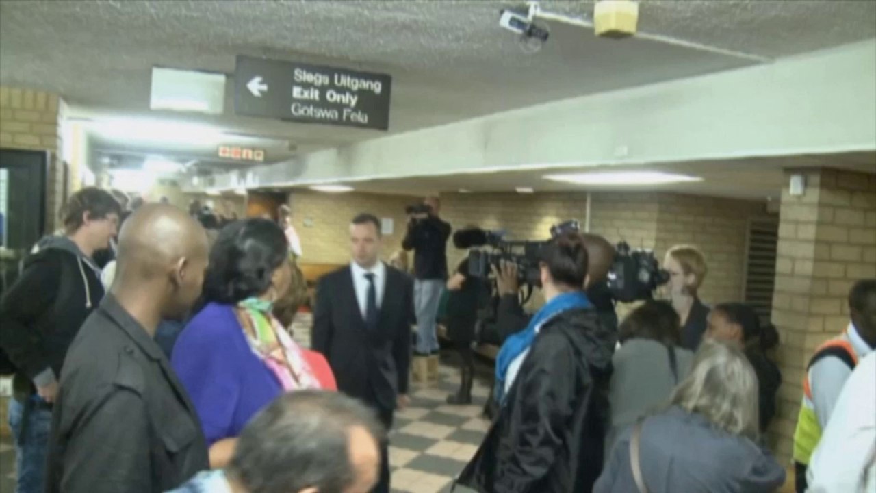 Pistorius: Badezimmertür als Beweisstück