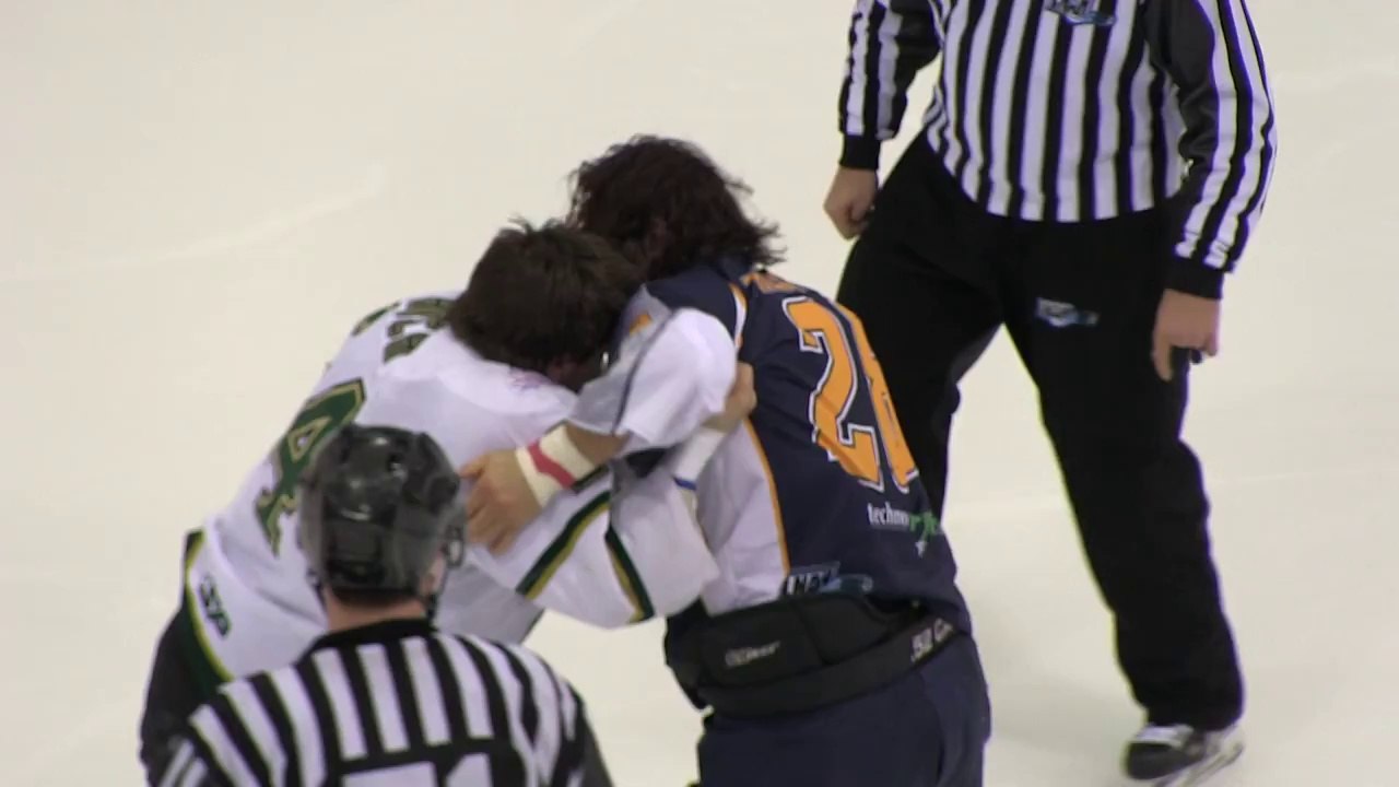 Joel Theriault vs Gaby Roch - Bagarre Hockey sur Glace