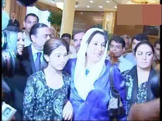 Benazir Bhutto gives presser ahead of return to Pakistan