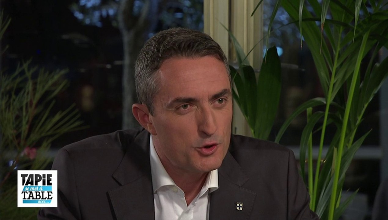 2/3 - Tapie se met à table avec Stéphane Ravier