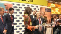 El cantante de Extremoduro, Roberto Iniesta, recibe el Premio a la Excelencia Picota del Jerte 2014