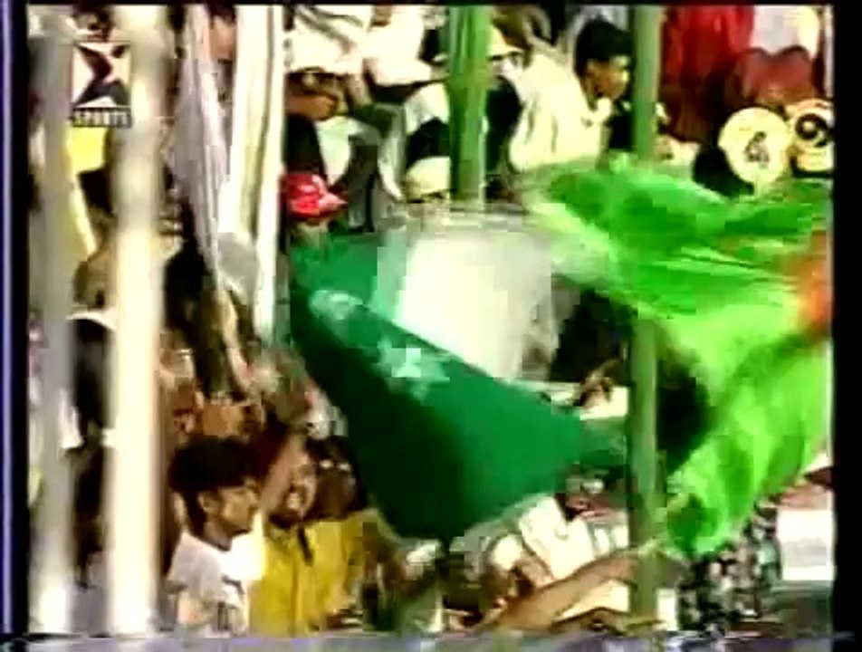 Pakistan_v_Sri_Lanka_Asian_Test_Championship_Final_Dhaka_Wasim_Akram_hat_trick