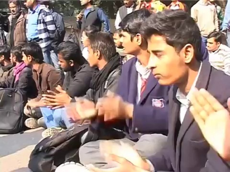 Aam Aadmi Party:Protest for the Innocent girl at Jantar Mantar.