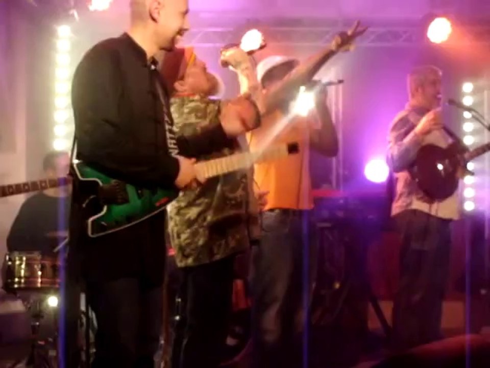 THE SOUL SONICS  Live In PARIS   " Feelings "