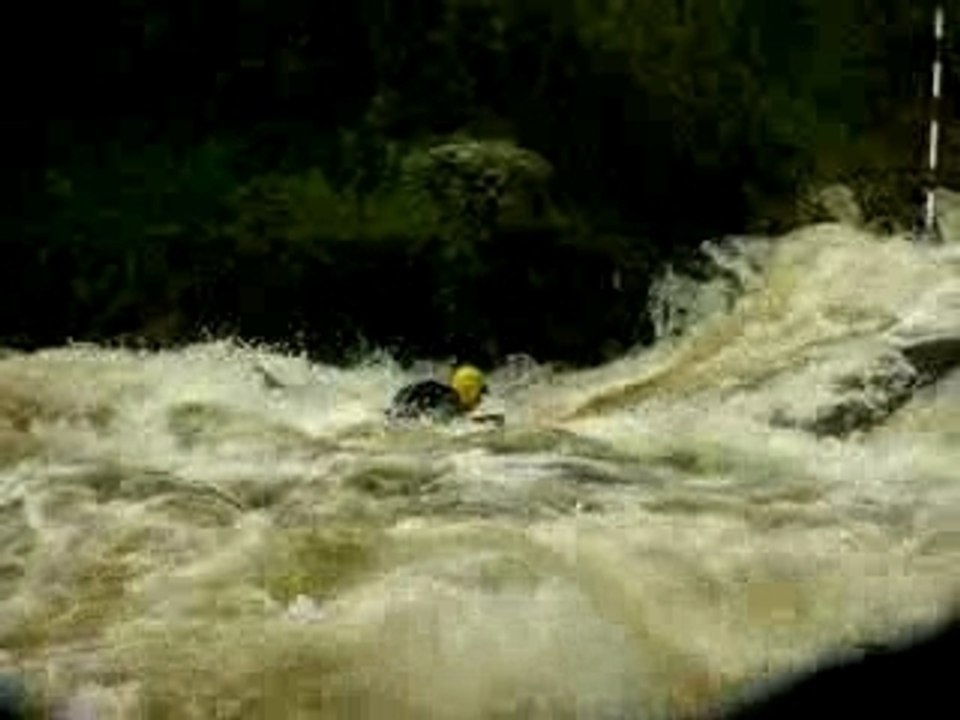 Hydrospeed Fred truite sur la Vézére