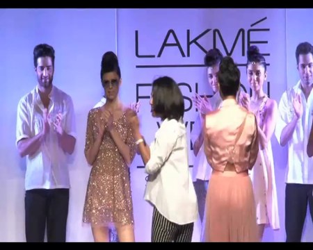 Farhan Akhtars wife Adhuna walks the ramp