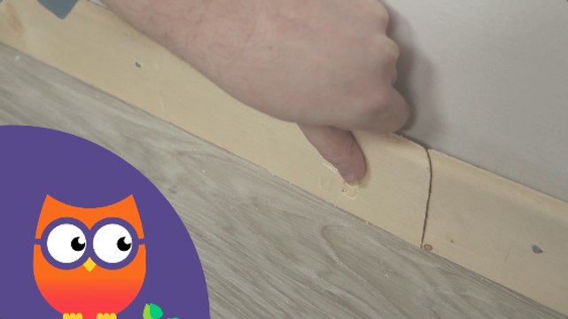 Comment changer une portion de plinthe (Ooreka.fr)