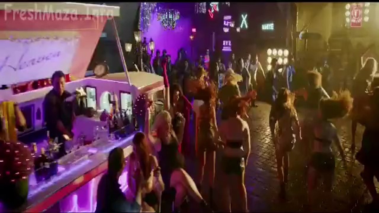 Besharmi Ki Height - Main Tera Hero